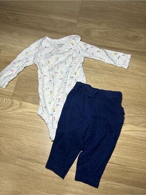 Carter's Navy Pants with Light Gray Floral Bodysuit
